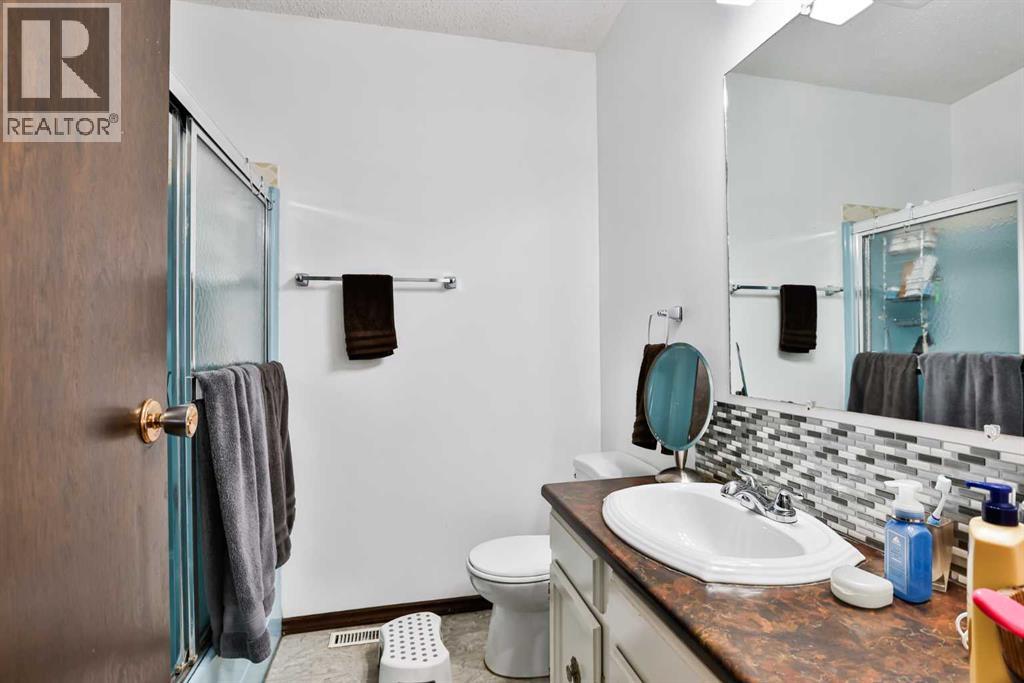 2116 10 Street, Coaldale, Alberta  T1M 1B6 - Photo 14 - A2298278
