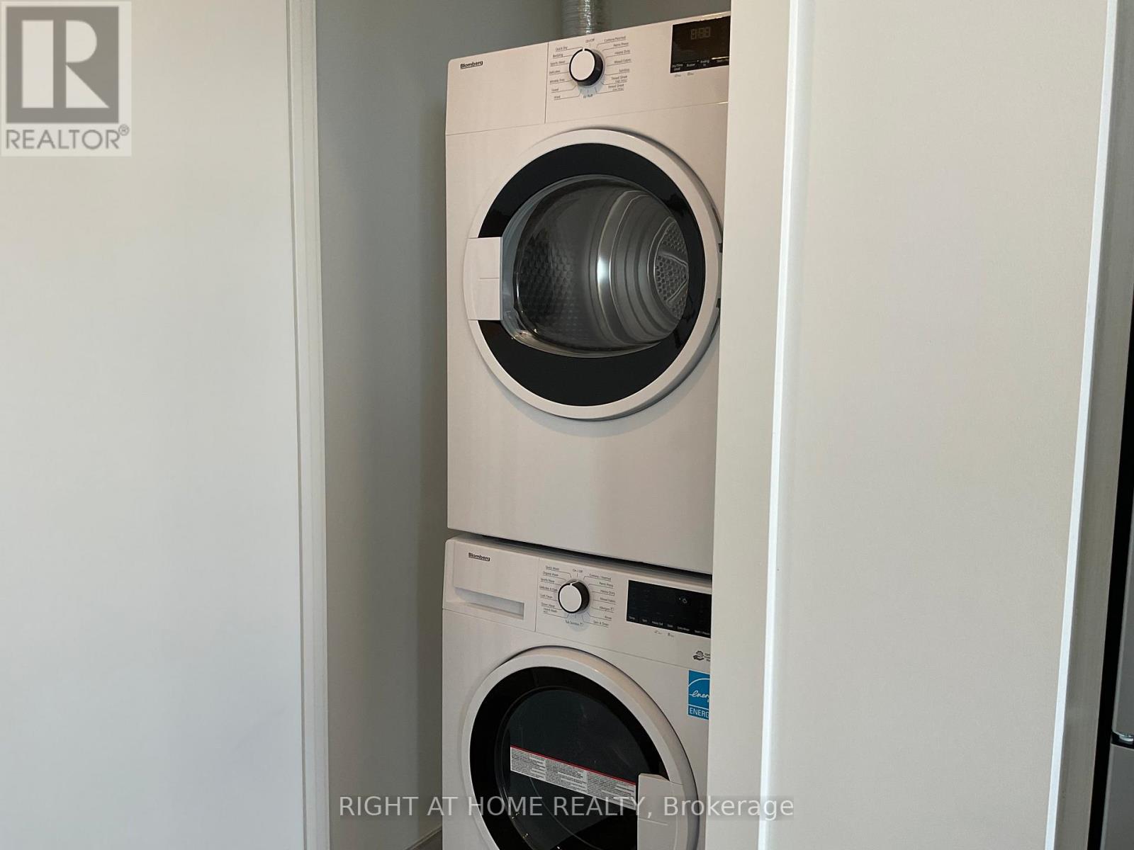 1812 - 15 Wellington Street, Kitchener, Ontario  N2G 0E3 - Photo 10 - X12956458