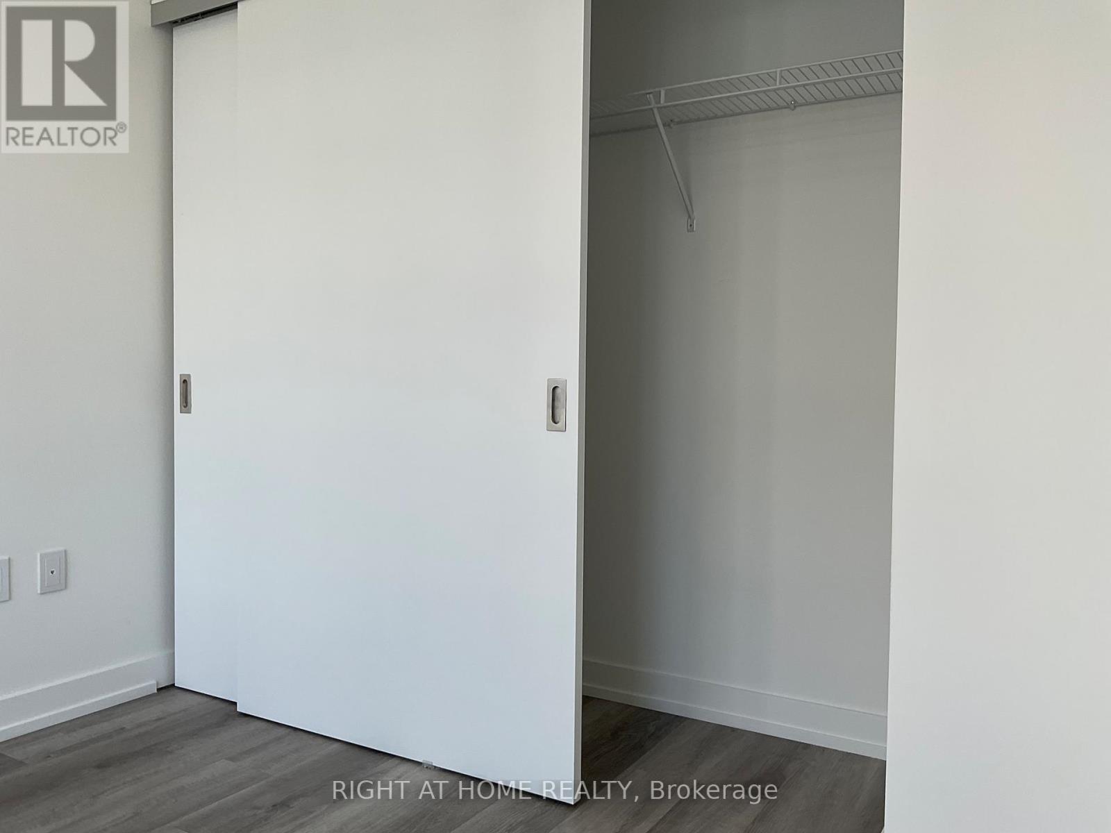 1812 - 15 Wellington Street, Kitchener, Ontario  N2G 0E3 - Photo 6 - X12956458