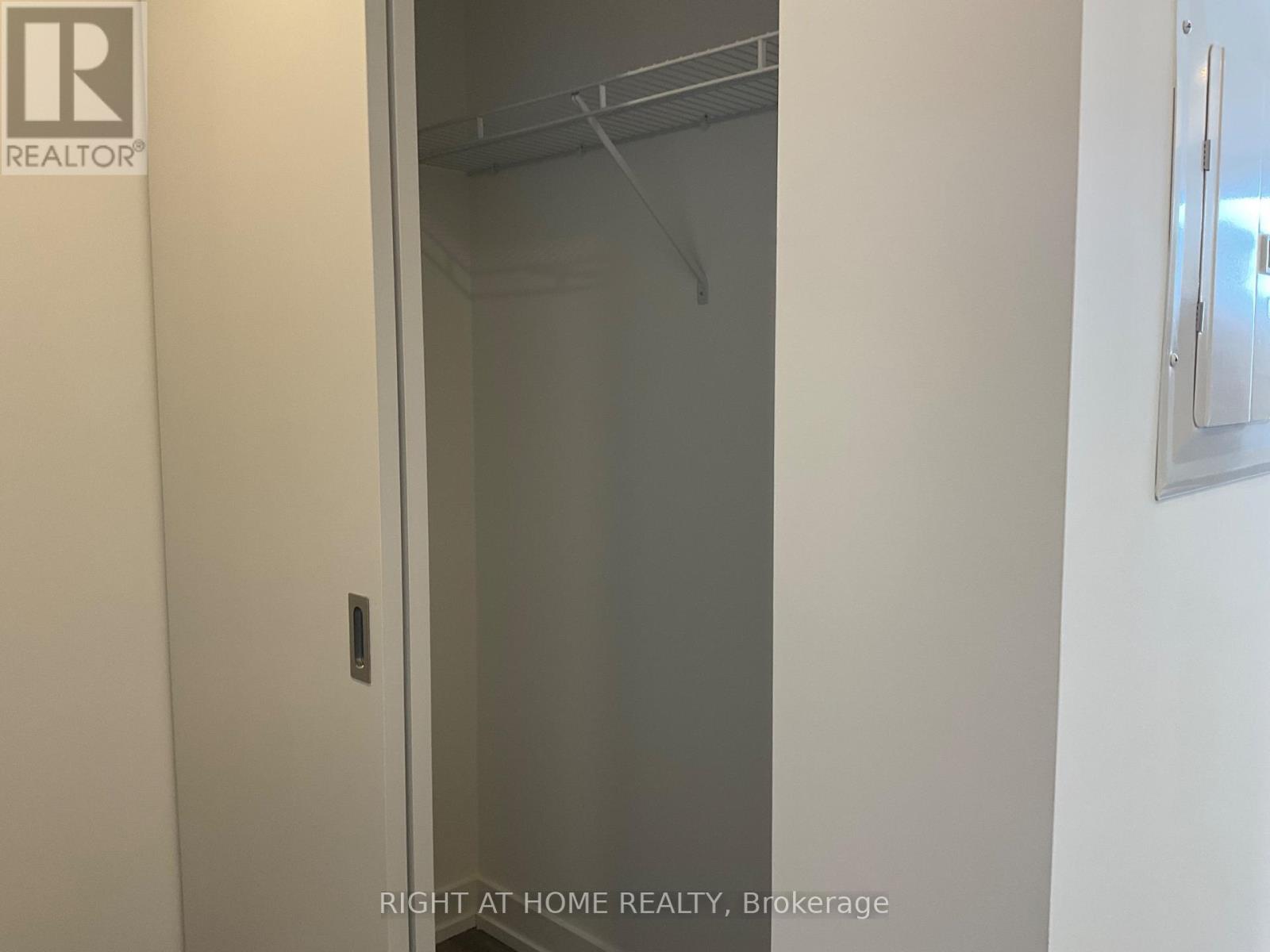 1812 - 15 Wellington Street, Kitchener, Ontario  N2G 0E3 - Photo 8 - X12956458