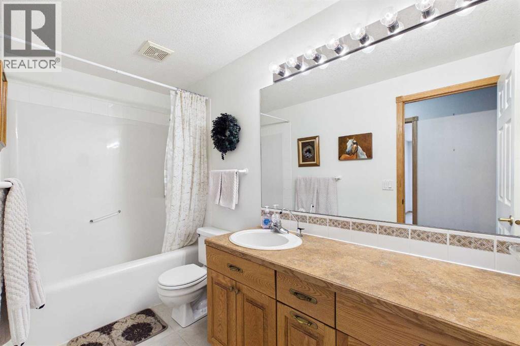 535 Cimarron Point, Okotoks, Alberta  T1S 1S6 - Photo 27 - A2297911