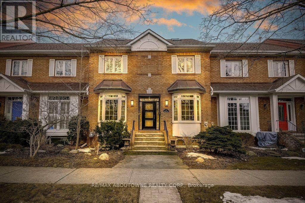 21 CHISHOLM STREET, Oakville, Ontario