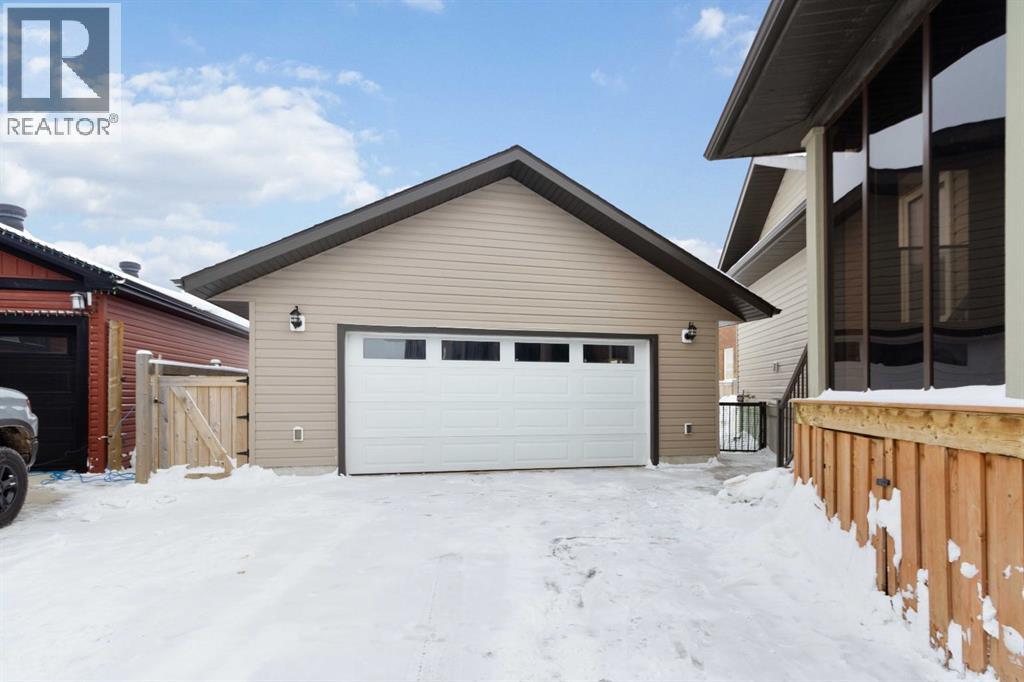 144 Beaveridge Close, Fort Mcmurray, Alberta  T9H 2V7 - Photo 3 - A2292617