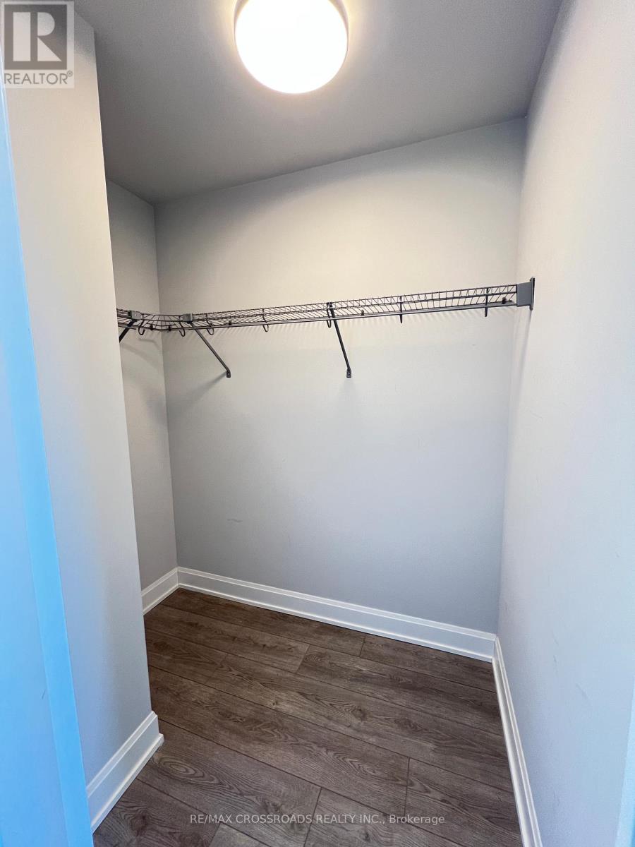 1710 - 38 Water Walk Drive, Markham, Ontario  L3R 6M8 - Photo 19 - N12956054