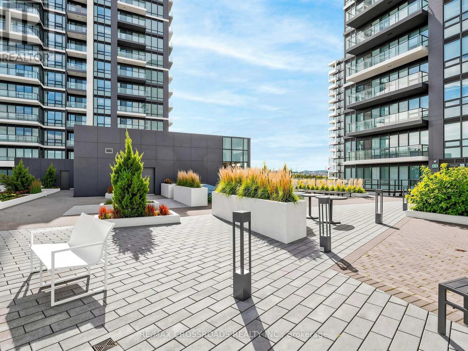 1710 - 38 Water Walk Drive, Markham, Ontario  L3R 6M8 - Photo 44 - N12956054