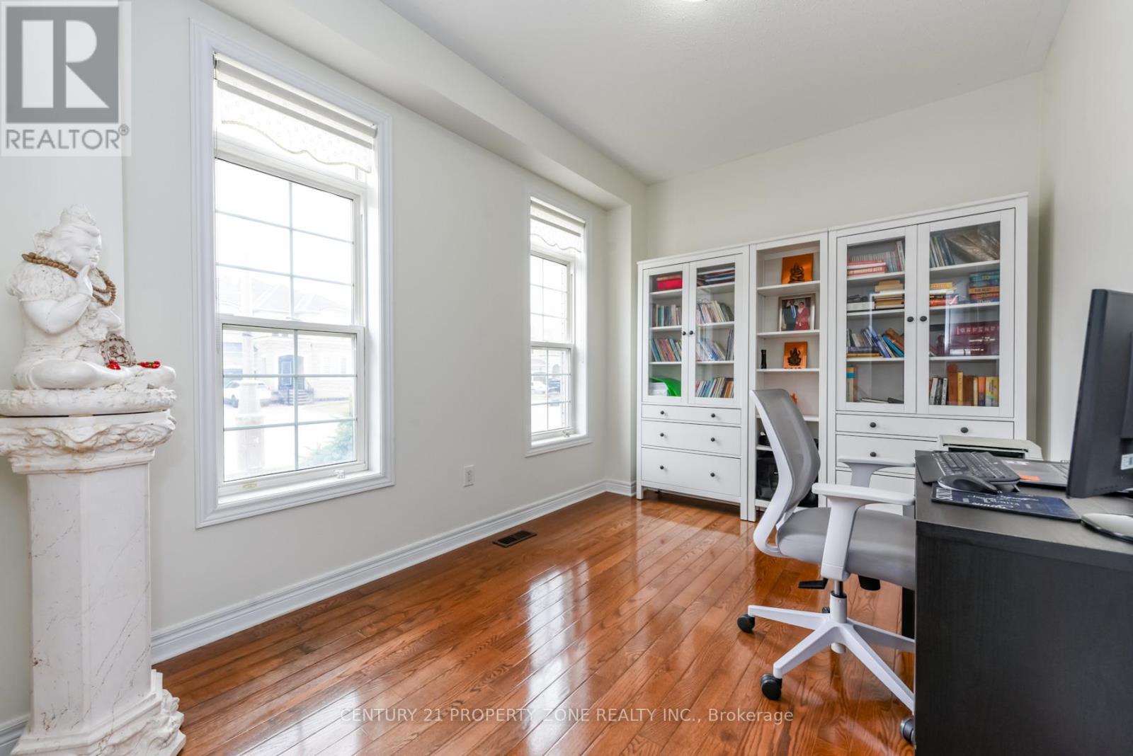 22 Jacksonville Drive, Brampton (Vales Of Castlemore), Ontario  L6P 2Z3 - Photo 3 - W12948228