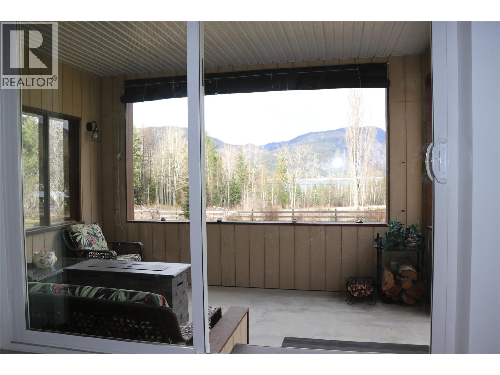 413 Willow Street, Fauquier, British Columbia  V0G 1K0 - Photo 12 - 10381157