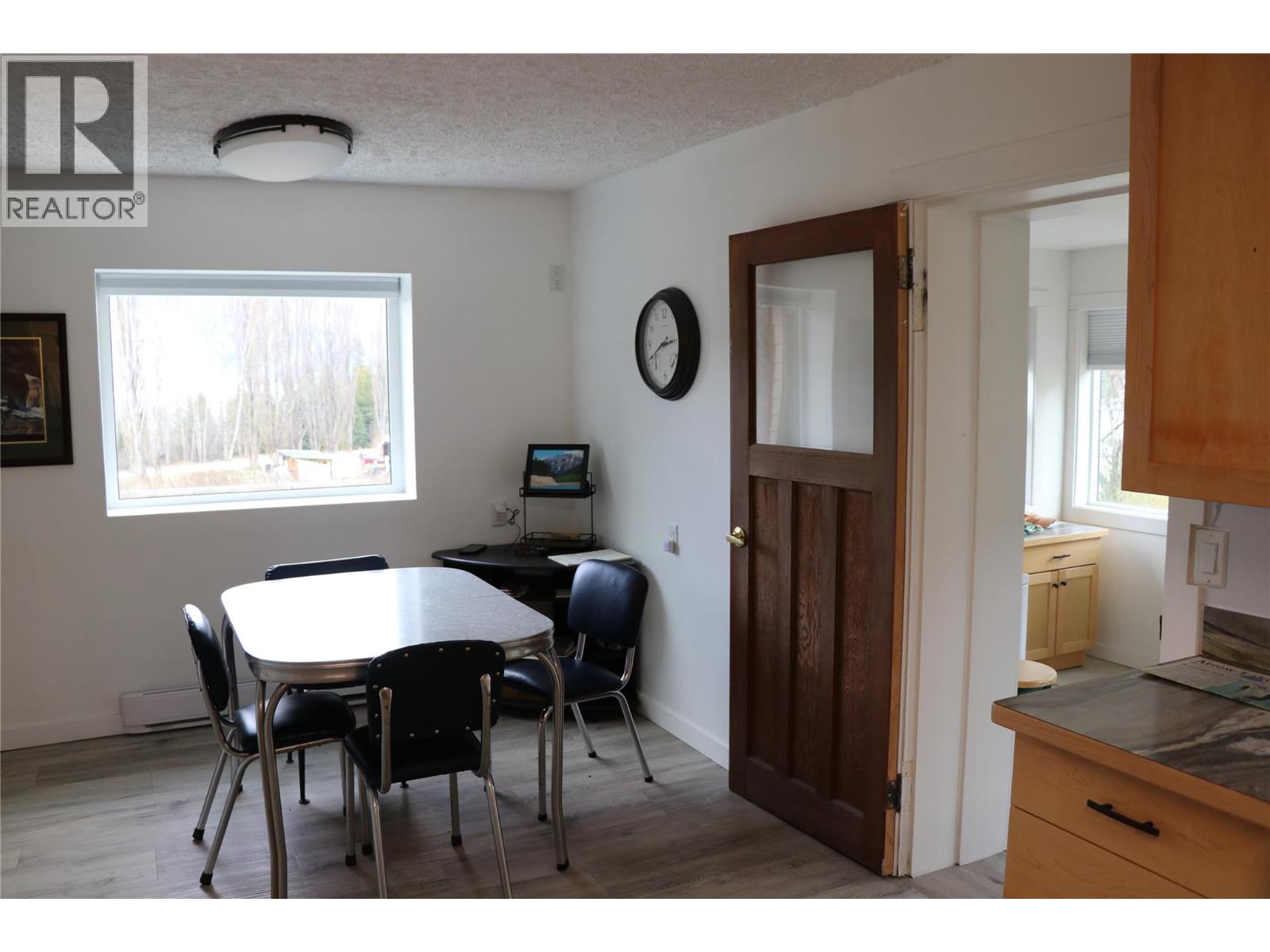 413 Willow Street, Fauquier, British Columbia  V0G 1K0 - Photo 8 - 10381157