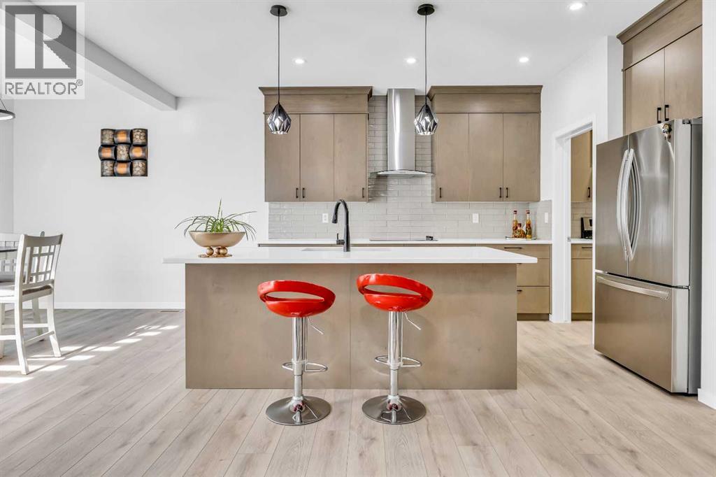 312 Edith Place Nw, Calgary, Alberta  T3R 2E1 - Photo 5 - A2295480