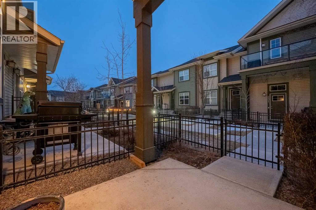 1026 Mckenzie Towne Villas SE, Calgary, Alberta  T2Z 1E4 - Photo 4 - A2296770