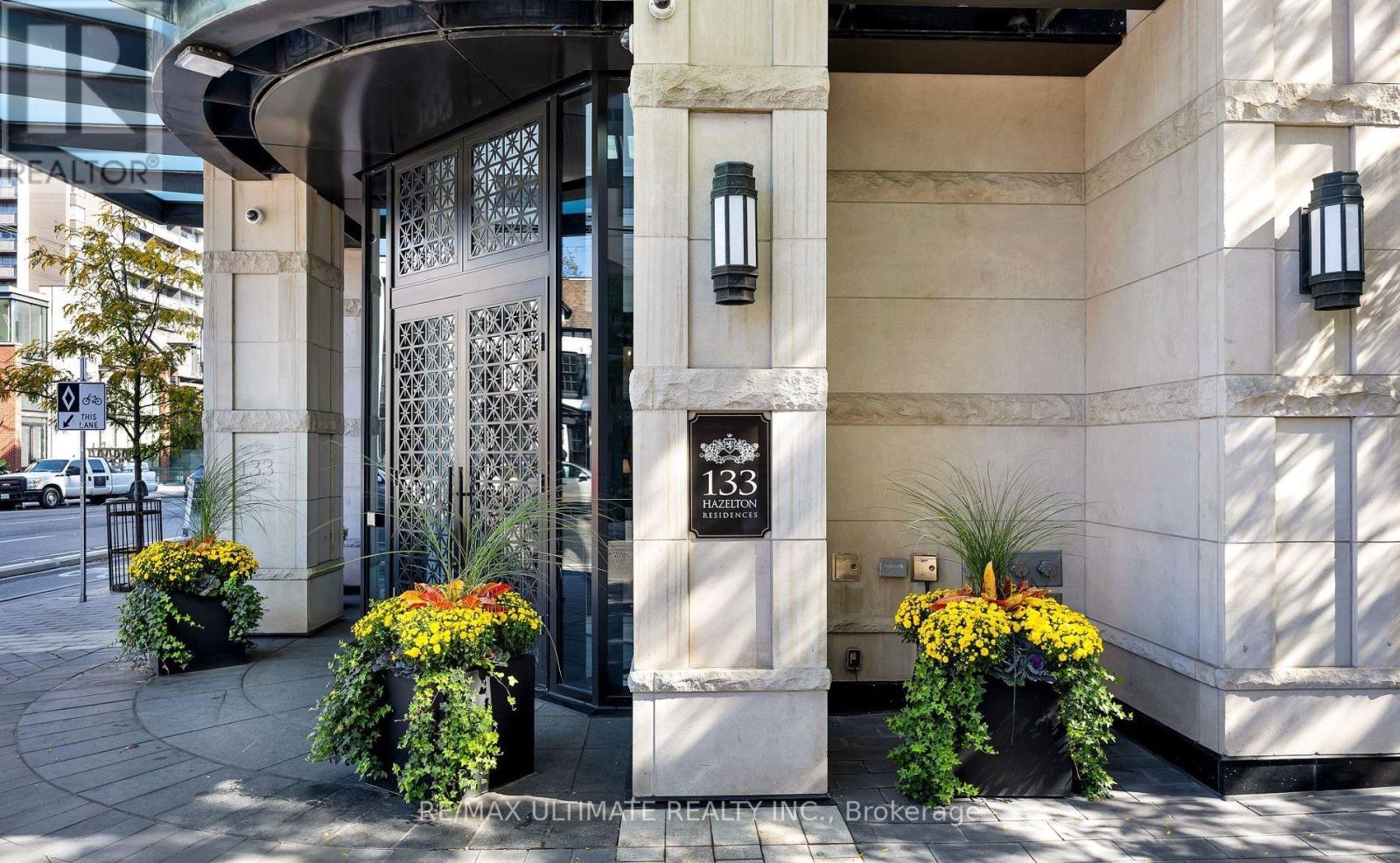 501 - 133 Hazelton Avenue, Toronto, Ontario  M5R 2E4 - Photo 2 - C12956486