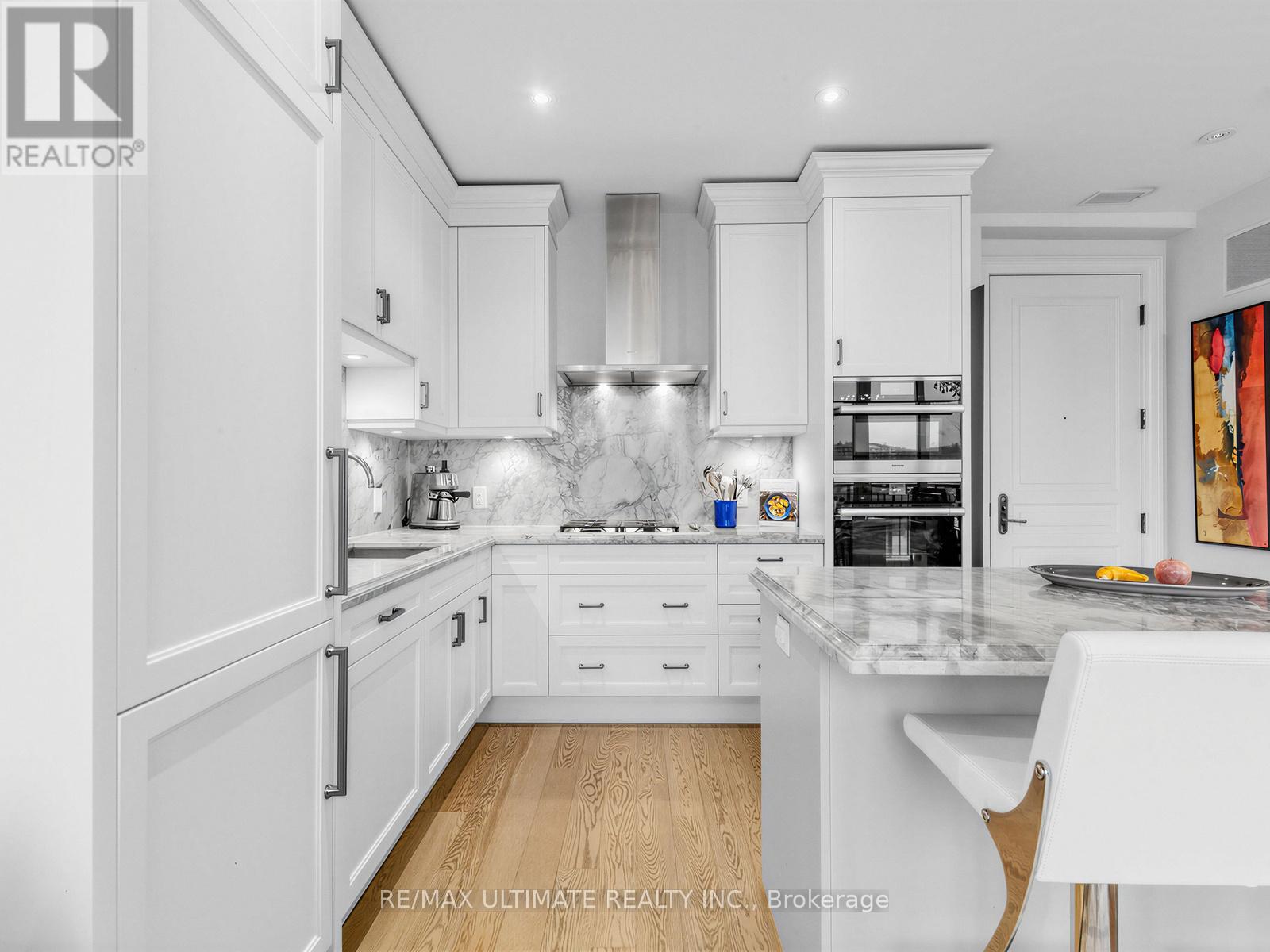 501 - 133 Hazelton Avenue, Toronto, Ontario  M5R 2E4 - Photo 24 - C12956486