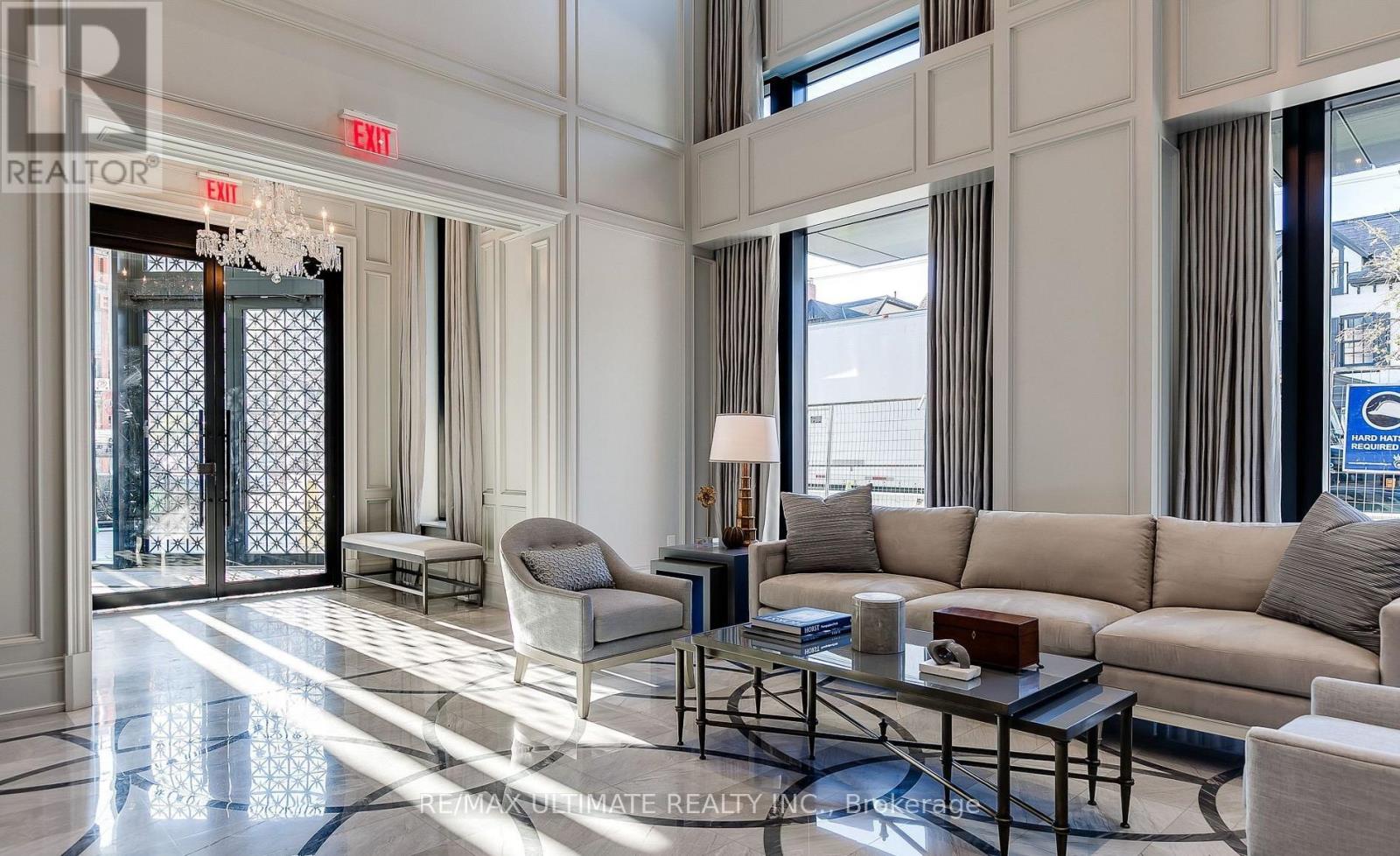 501 - 133 Hazelton Avenue, Toronto, Ontario  M5R 2E4 - Photo 4 - C12956486