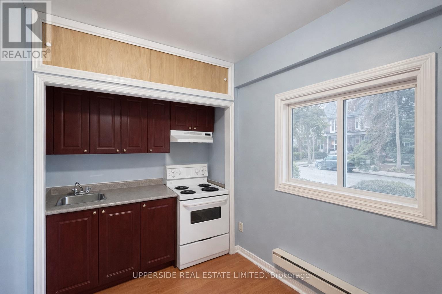 16 Strathmore Boulevard, Toronto, Ontario  M4J 1P2 - Photo 4 - E12956502