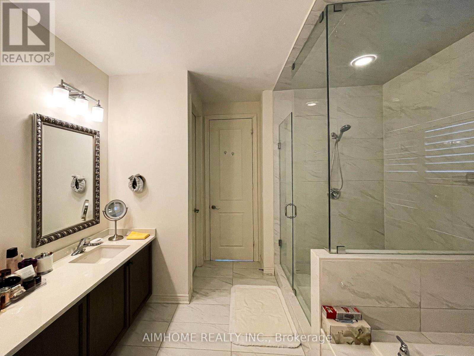 14 Dr Pearson Court, East Gwillimbury, Ontario  L9N 0L6 - Photo 13 - N12942156