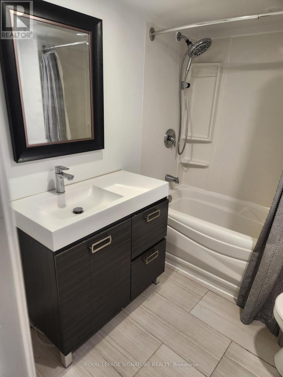 43 Mcintyre Crescent, Halton Hills, Ontario  L7G 1N5 - Photo 7 - W12923660