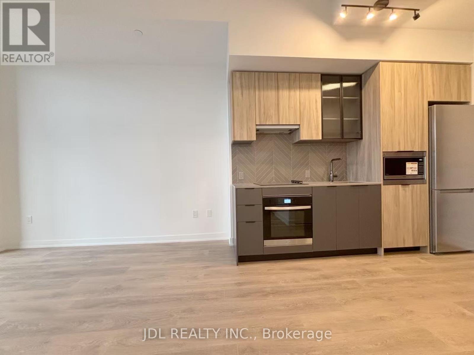 824 - 1037 The Queensway, Toronto, Ontario  M8Z 0H5 - Photo 3 - W12956494