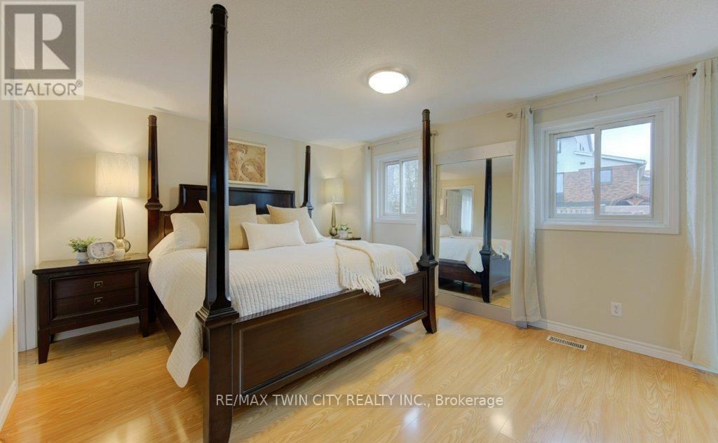 15 Deerwood Crescent, Kitchener, Ontario  N2N 1R4 - Photo 22 - X12956504