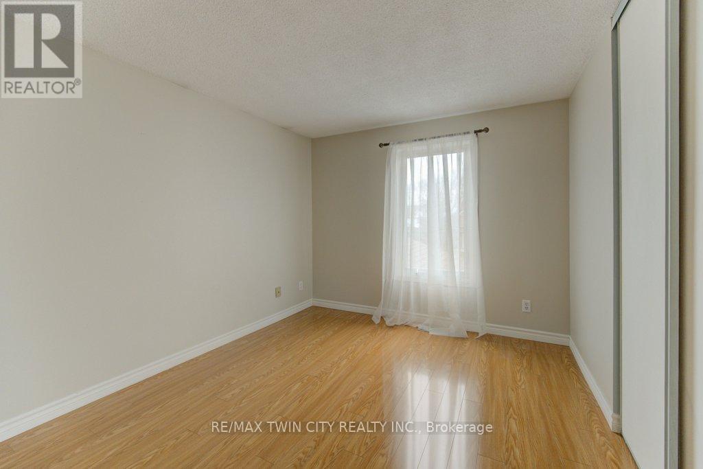 15 Deerwood Crescent, Kitchener, Ontario  N2N 1R4 - Photo 29 - X12956504