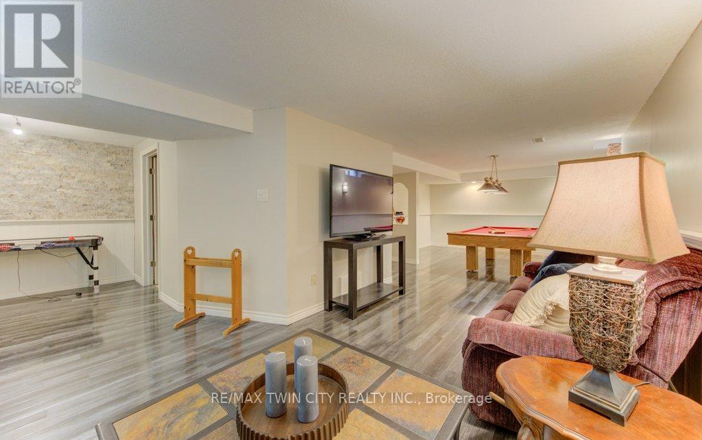 15 Deerwood Crescent, Kitchener, Ontario  N2N 1R4 - Photo 34 - X12956504