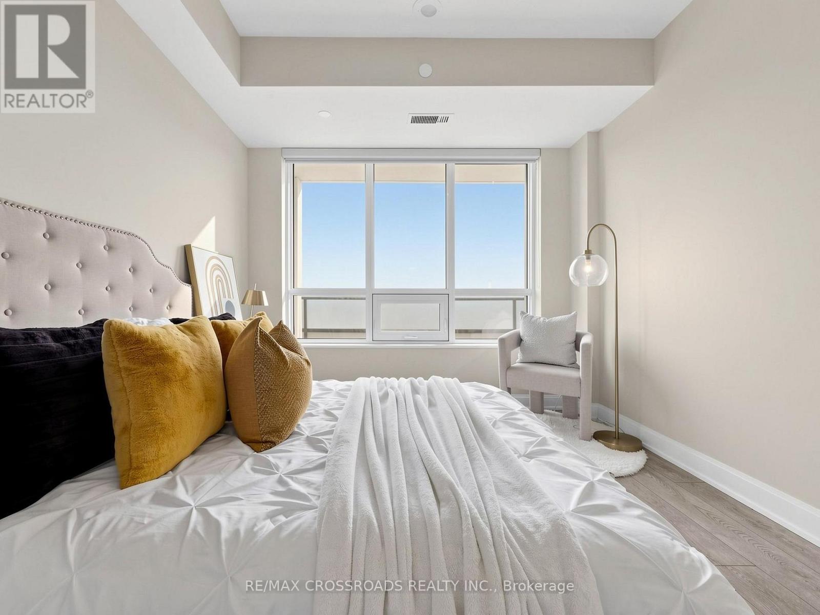 1710 - 38 Water Walk Drive, Markham, Ontario  L3R 6M8 - Photo 17 - N12956054