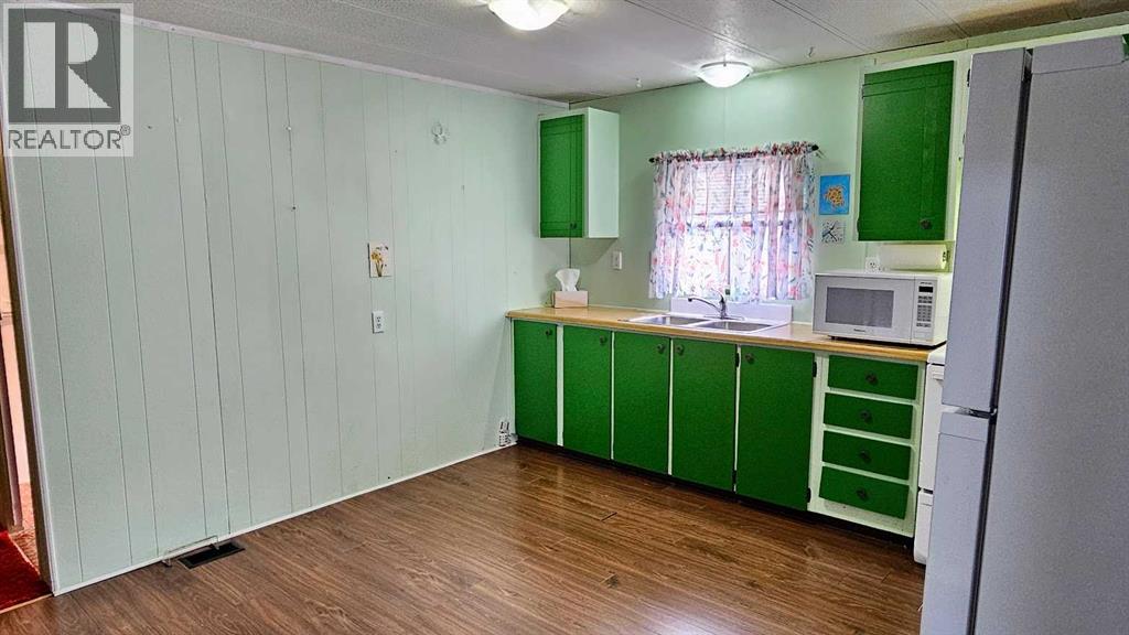 207 4 Street Nw, Sundre, Alberta  T0M 1X0 - Photo 30 - A2285141