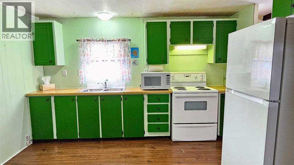 207 4 Street Nw, Sundre, Alberta  T0M 1X0 - Photo 32 - A2285141