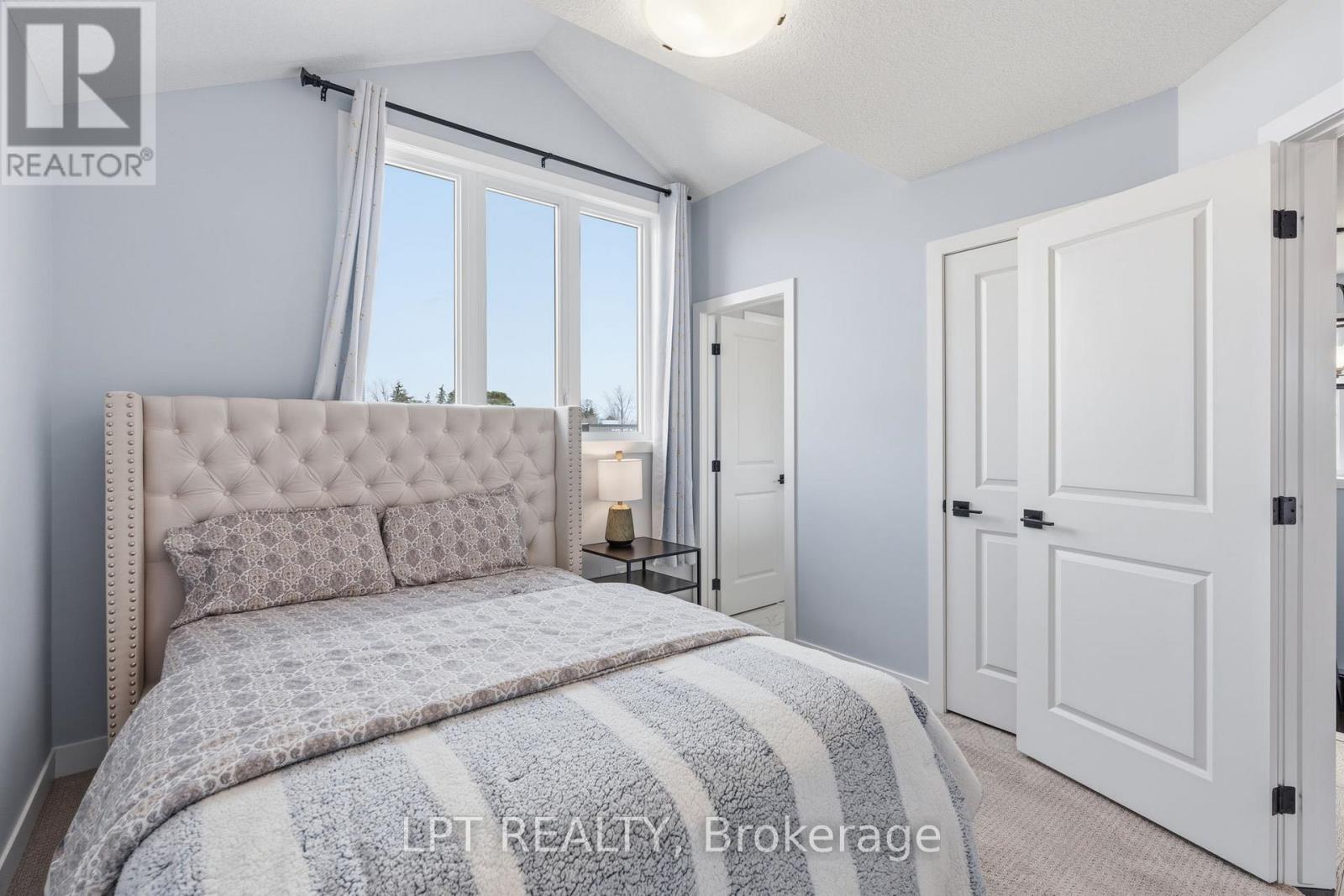 163 Mcleod Street, North Middlesex, Ontario  N0M 2K0 - Photo 30 - X12956514