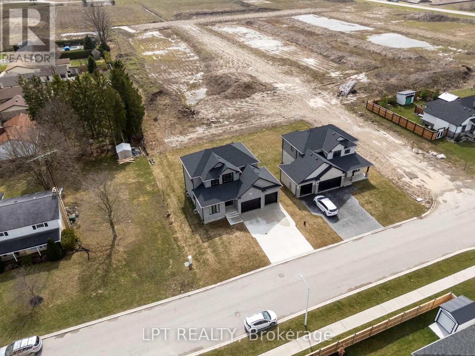 163 Mcleod Street, North Middlesex, Ontario  N0M 2K0 - Photo 41 - X12956514