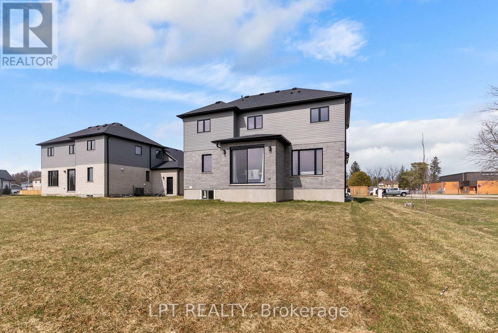 163 Mcleod Street, North Middlesex, Ontario  N0M 2K0 - Photo 44 - X12956514