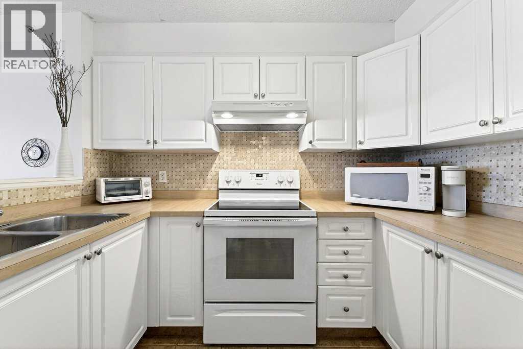 417, 3000 Somervale Court SW, Calgary, Alberta  T2Y 4J2 - Photo 9 - A2298027