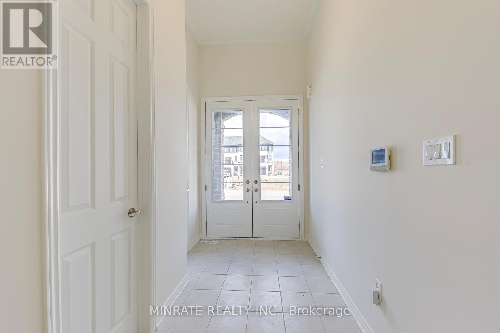 681 Catalina Manor, Pickering, Ontario  L1X 0V1 - Photo 3 - E12956522