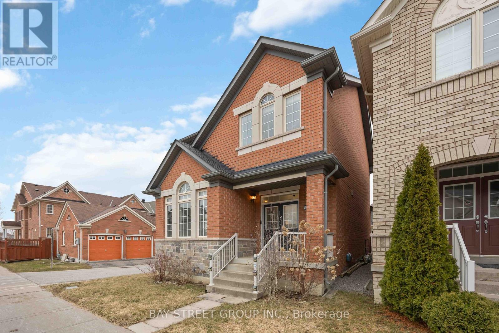 5 Tottenham Court, Markham, Ontario  L6B 1H5 - Photo 2 - N12956506