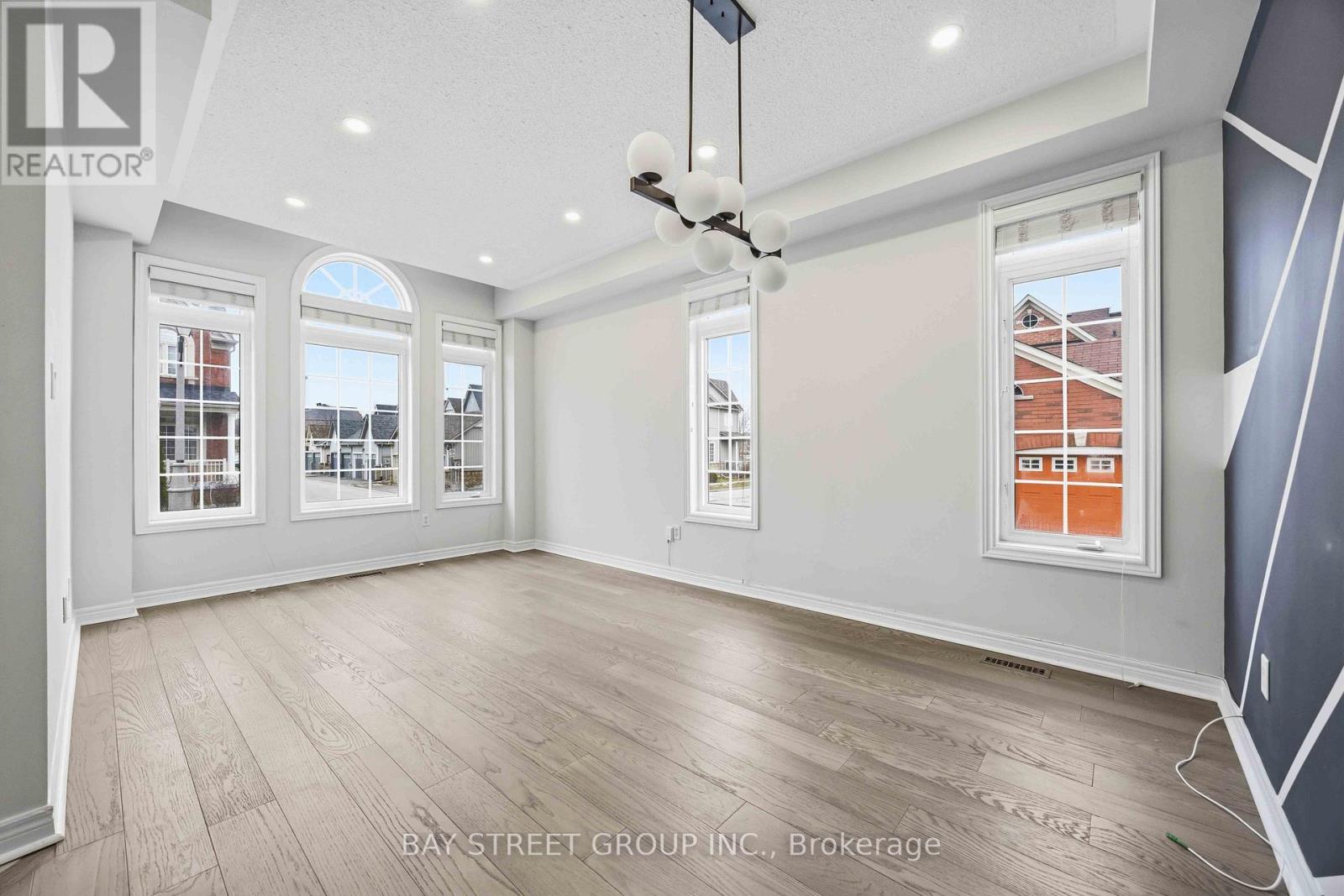 5 Tottenham Court, Markham, Ontario  L6B 1H5 - Photo 5 - N12956506