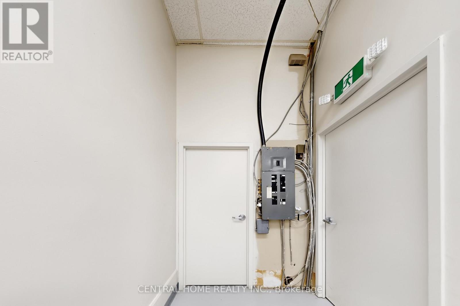 104 - 14800 Yonge Street, Aurora, Ontario  L4G 1N3 - Photo 23 - N12956526