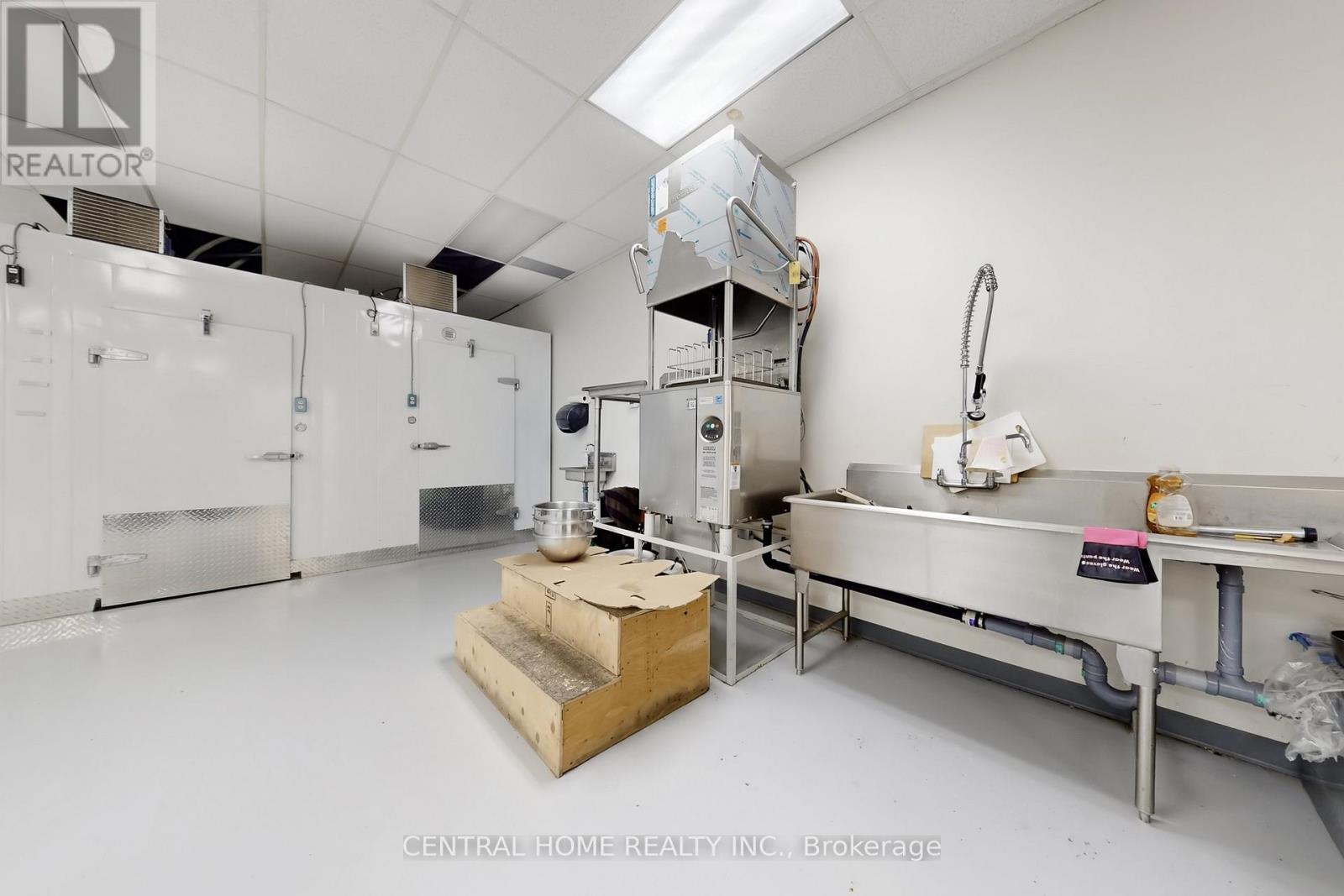 104 - 14800 Yonge Street, Aurora, Ontario  L4G 1N3 - Photo 28 - N12956526