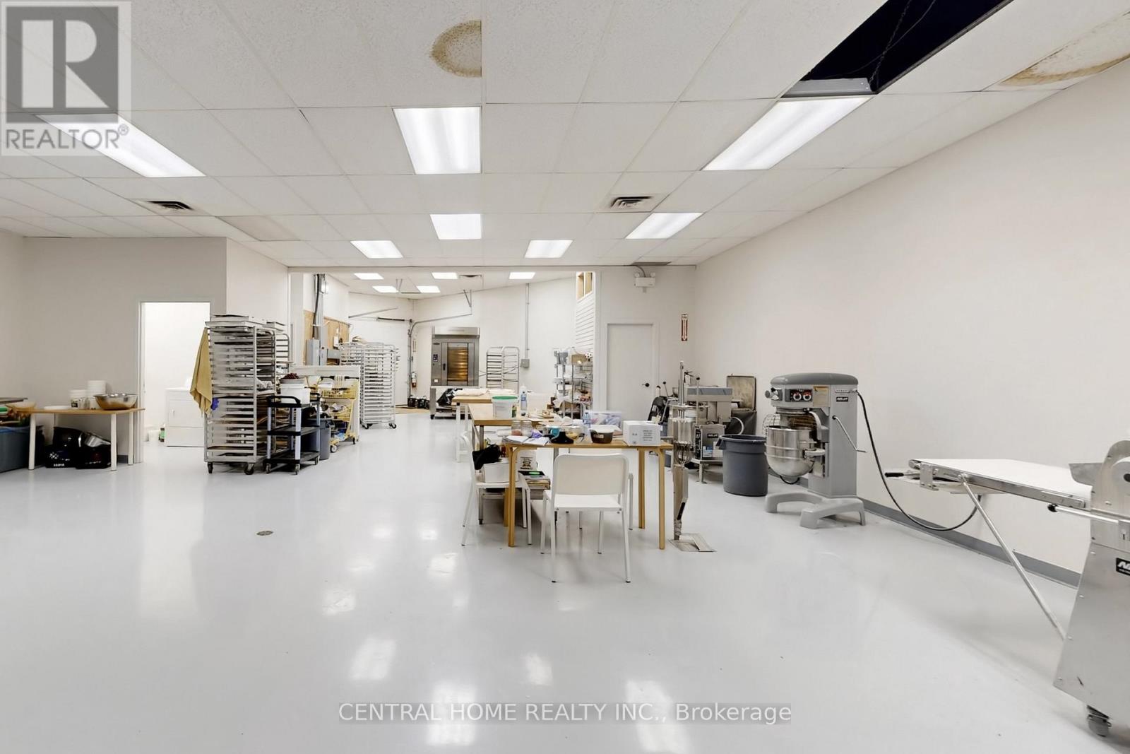 104 - 14800 Yonge Street, Aurora, Ontario  L4G 1N3 - Photo 37 - N12956526