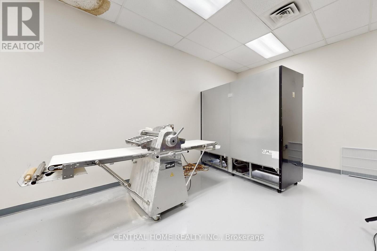 104 - 14800 Yonge Street, Aurora, Ontario  L4G 1N3 - Photo 38 - N12956526