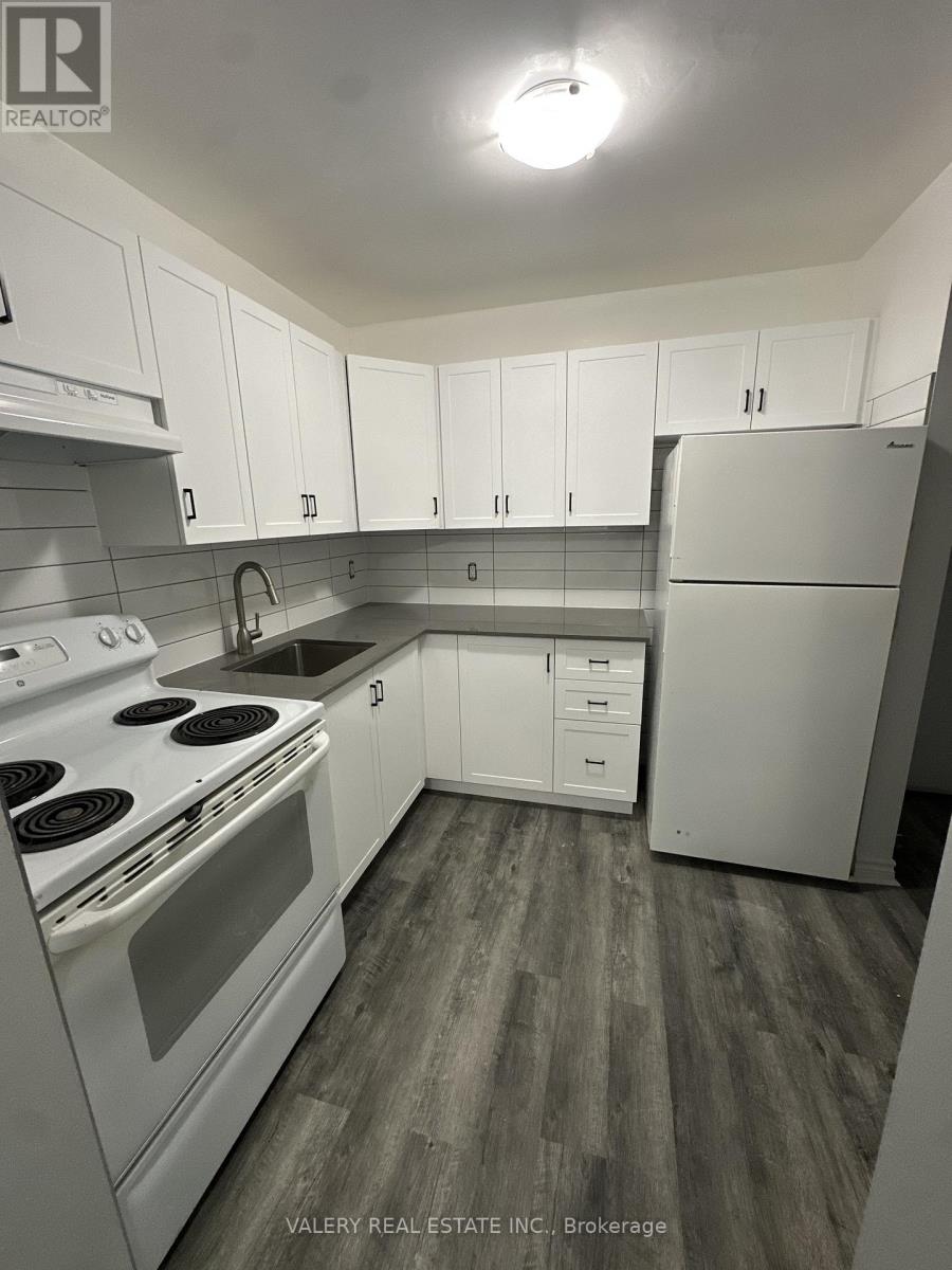 1 - 11 Lowndes Avenue, Georgina, Ontario  L4P 3T1 - Photo 2 - N12605698