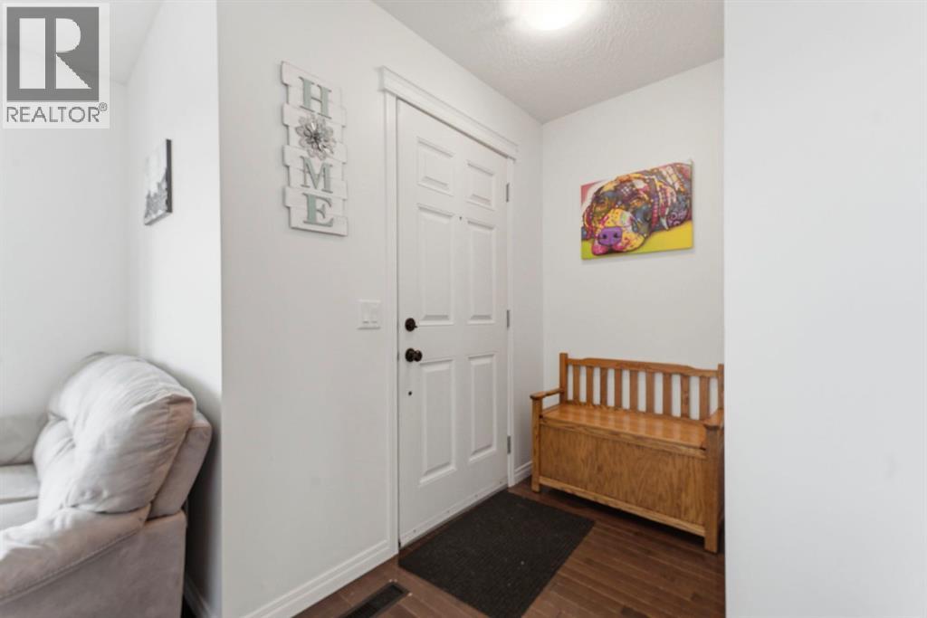 14 Reunion Grove, Airdrie, Alberta  T4B 0Z7 - Photo 4 - A2295952