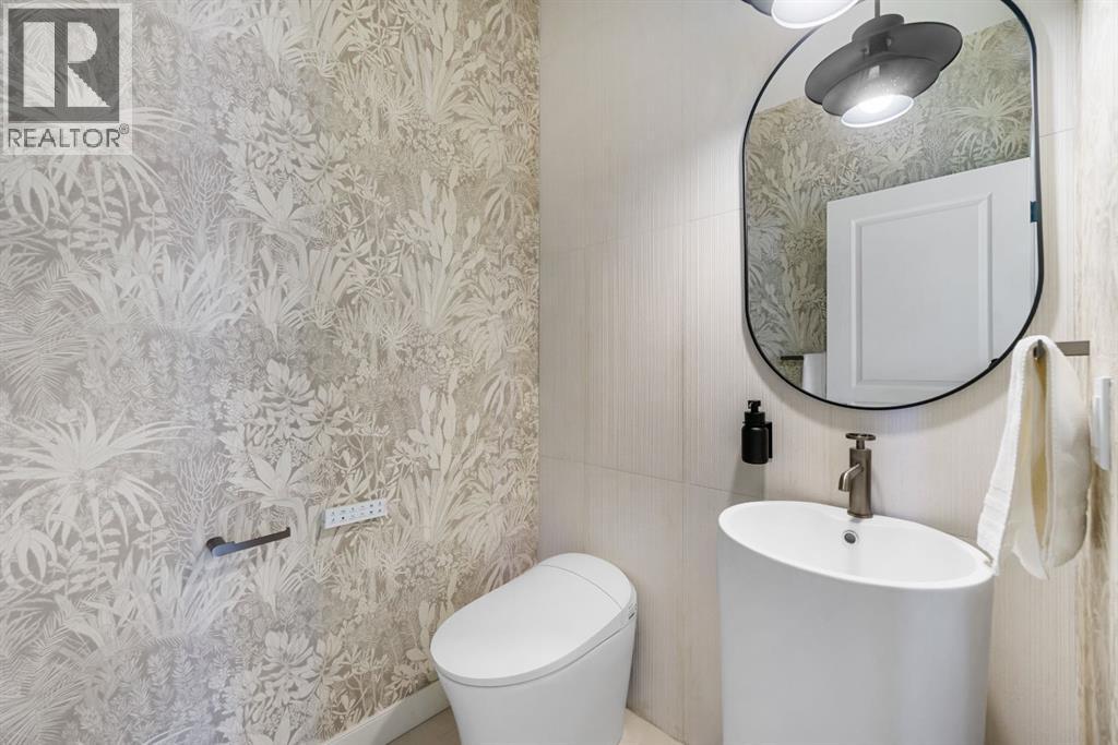 125 Discovery Place Sw, Calgary, Alberta  T3H 4N5 - Photo 18 - A2292758