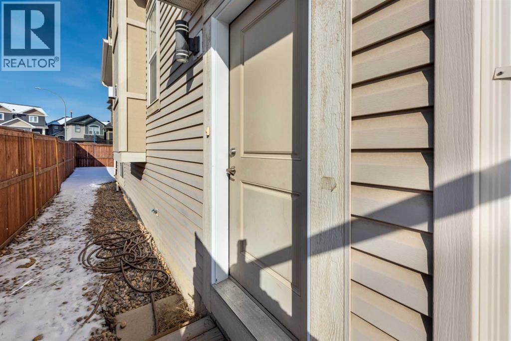 35 Sherview Grove Nw, Calgary, Alberta T3R 0Y4 - Photo 3 - A2298398