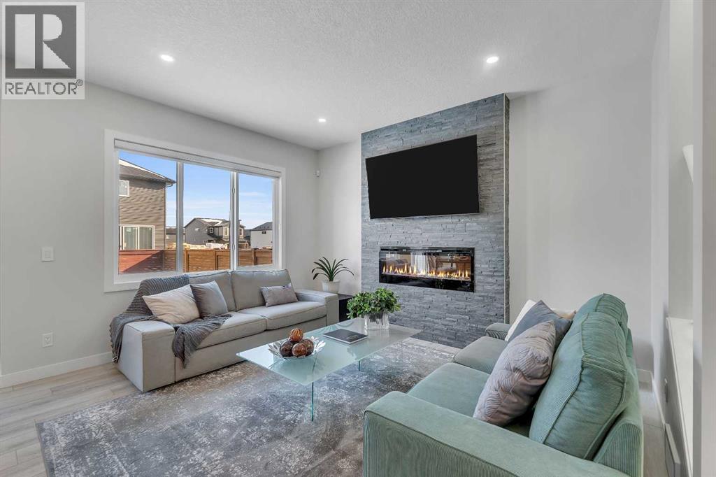 674 Creekmill Court Sw, Airdrie, Alberta  T4B 5J8 - Photo 3 - A2298762