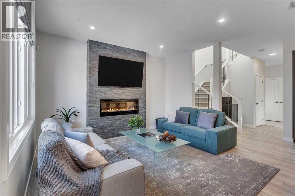 674 Creekmill Court Sw, Airdrie, Alberta  T4B 5J8 - Photo 2 - A2298762