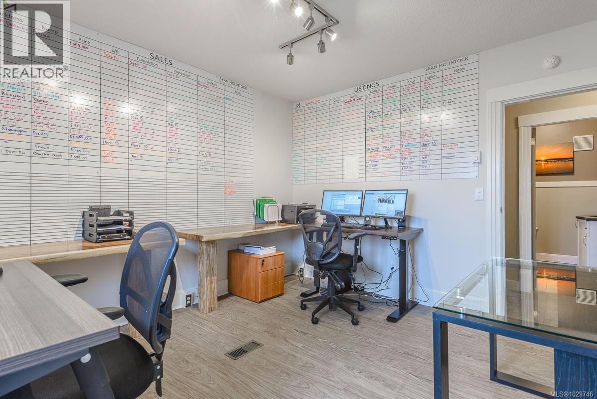 301 Franklyn St, Nanaimo, British Columbia  V9R 2X5 - Photo 4 - 1029746