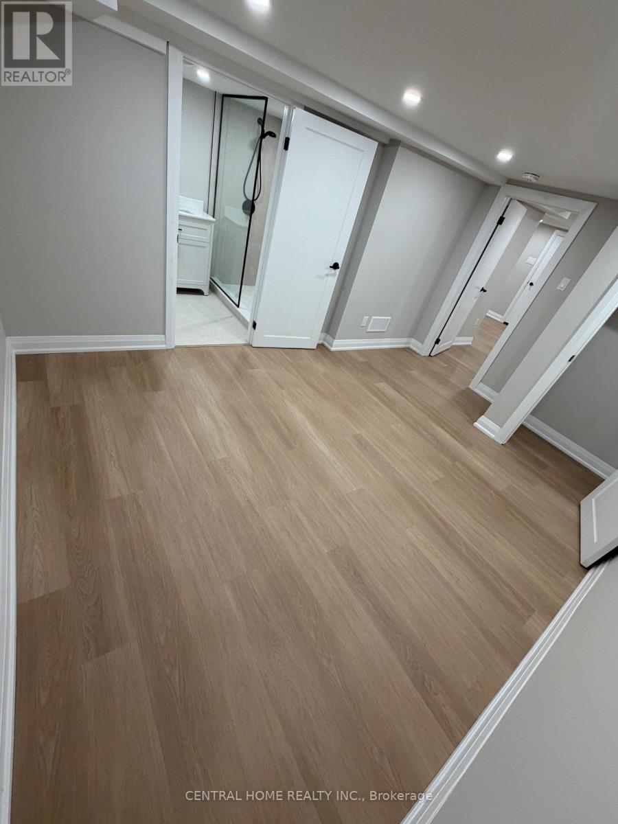 229 Spring Gate Boulevard, Vaughan, Ontario  L4J 3G3 - Photo 22 - N12948310