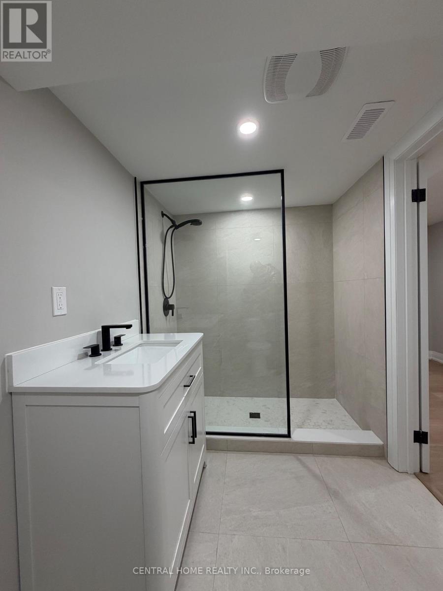 229 Spring Gate Boulevard, Vaughan, Ontario  L4J 3G3 - Photo 24 - N12948310