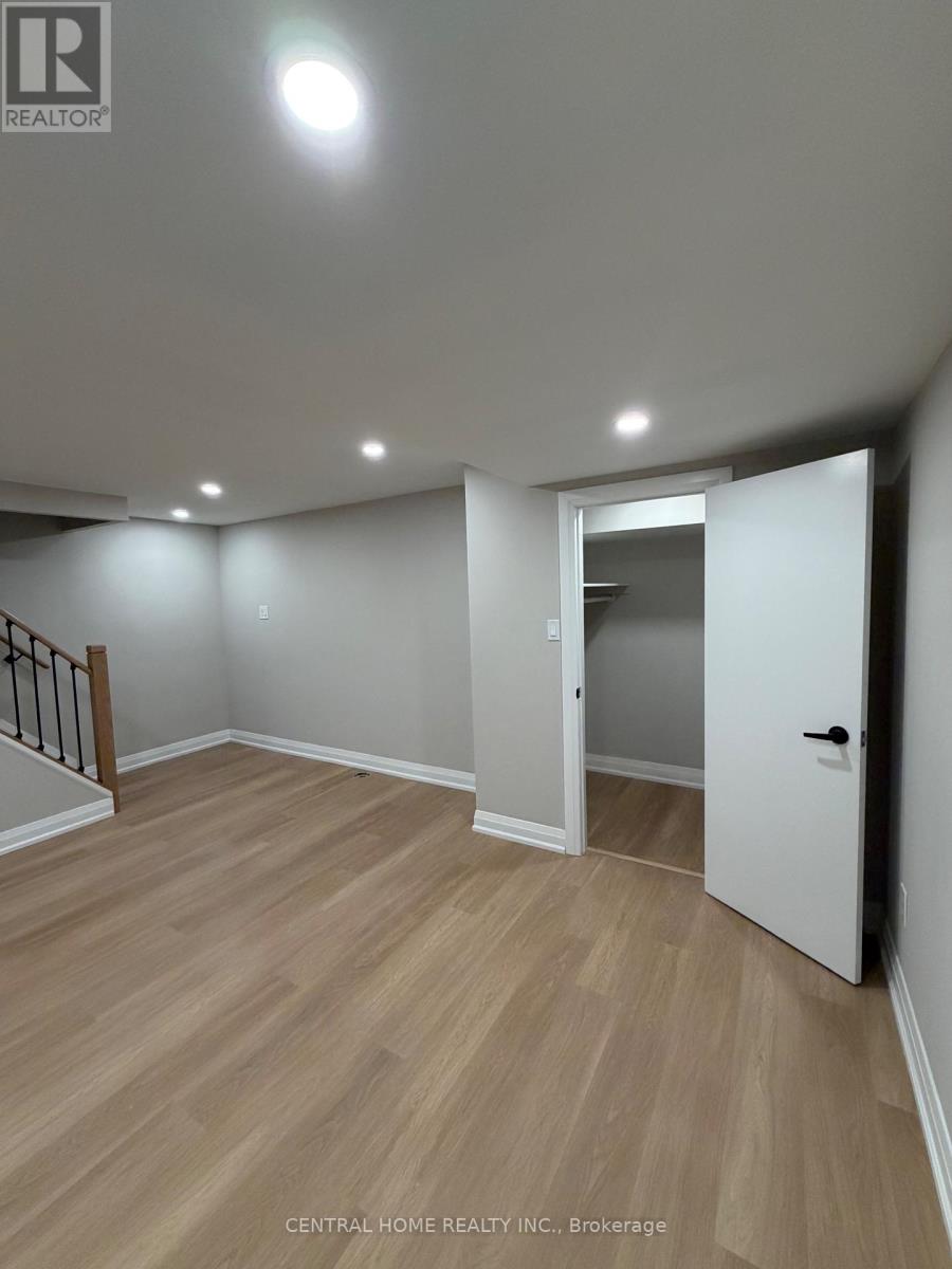 229 Spring Gate Boulevard, Vaughan, Ontario  L4J 3G3 - Photo 3 - N12948310