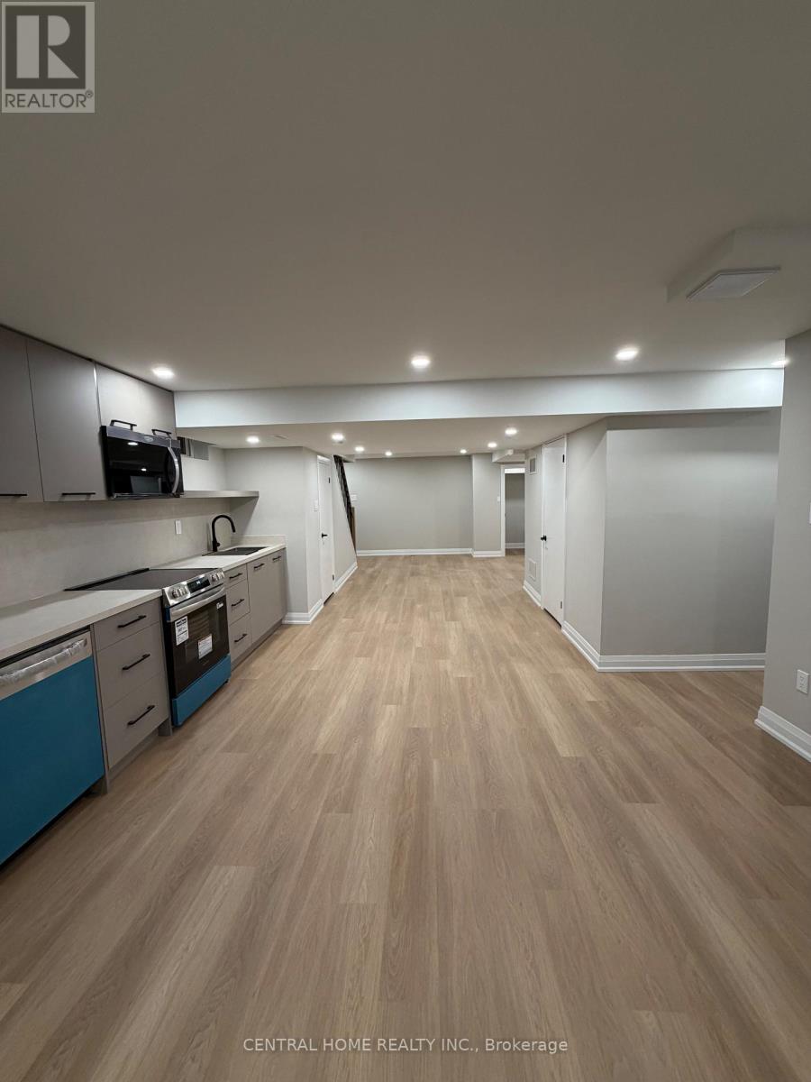 229 Spring Gate Boulevard, Vaughan, Ontario  L4J 3G3 - Photo 5 - N12948310