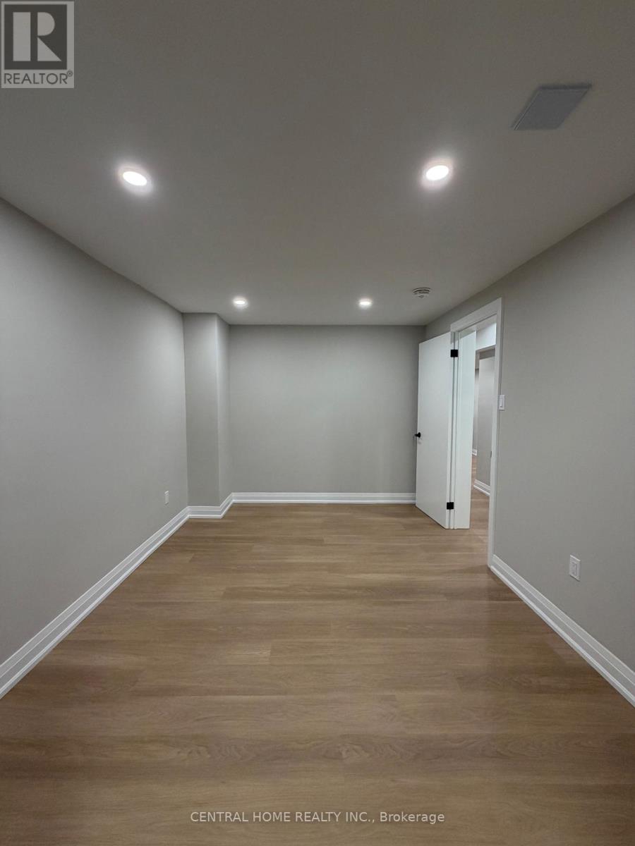 229 Spring Gate Boulevard, Vaughan, Ontario  L4J 3G3 - Photo 12 - N12948310